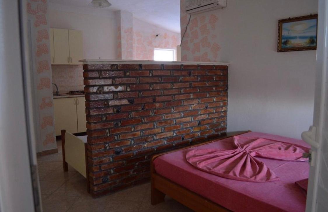 Hotel Ridal Вльора Екстер'єр фото