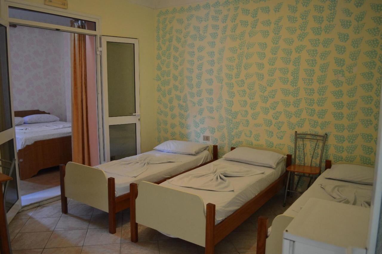 Hotel Ridal Вльора Екстер'єр фото