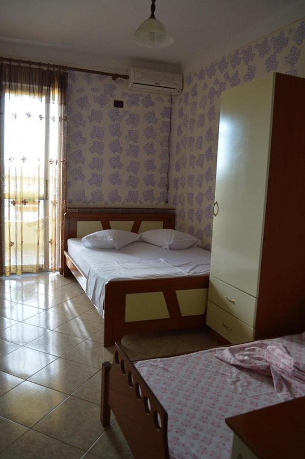 Hotel Ridal Вльора Екстер'єр фото