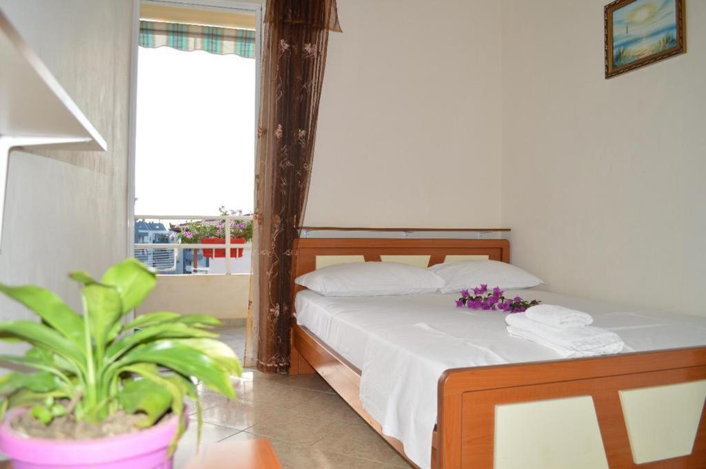 Hotel Ridal Вльора Екстер'єр фото